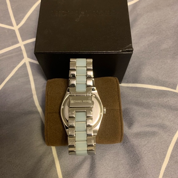 Michael Kors Watch - Picture 3 of 4